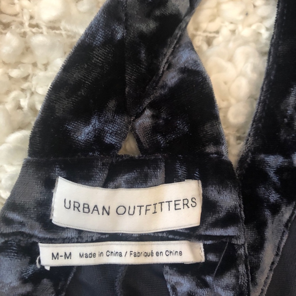 navy blue velvet URBAN OUTFITTERS jumpsuit